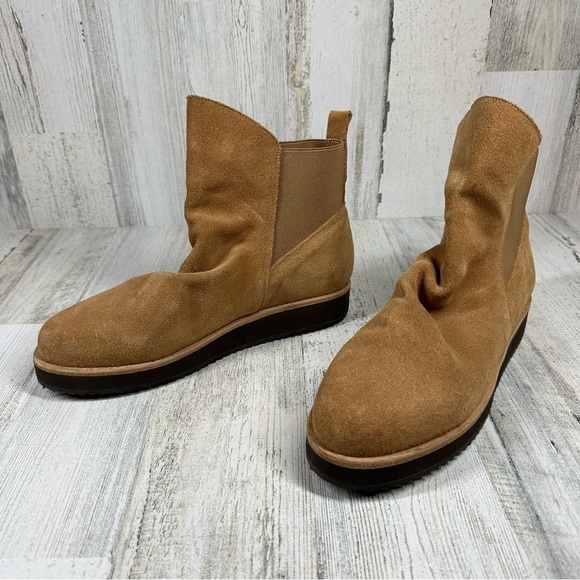Patricia Green Charlee Sport Comfort Bootie in Tan Suede - Picture 3 of 13